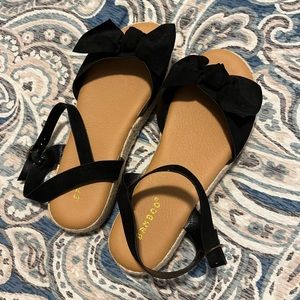 Black wedge style shoes with bow